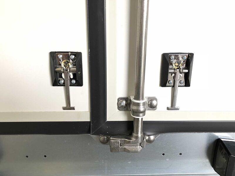 Blyss F2030HTD Seitentür Kofferanhänger