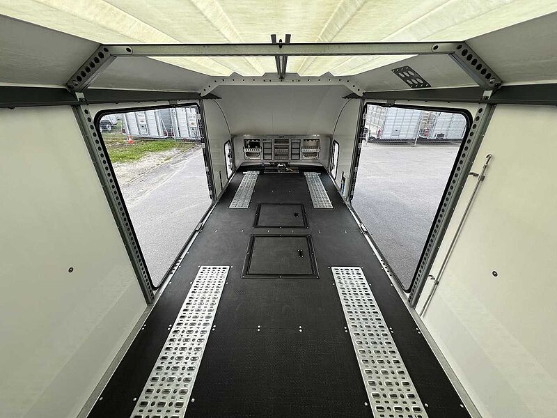 Brian James Race Transporter 7 Autotransporter geschlossen