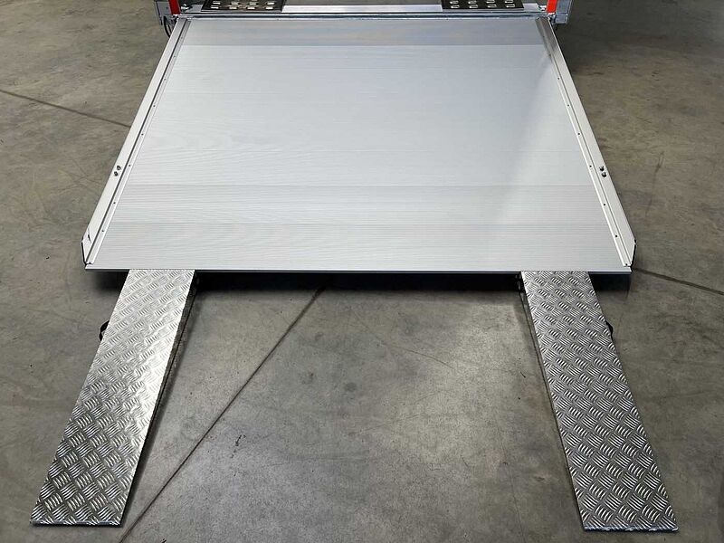 Cheval Liberte Debon C2000 Roadster ALF Autotransporter geschlossen