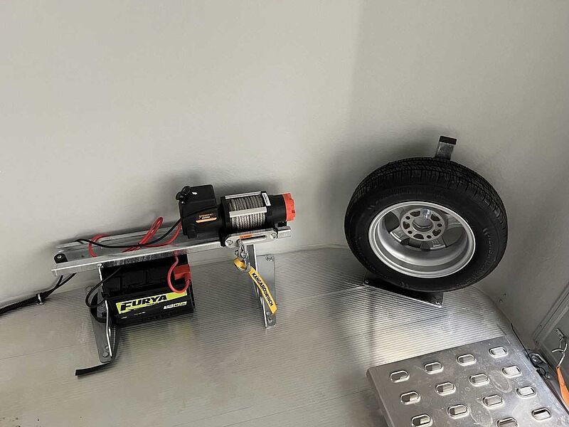 Cheval Liberte Debon C2000 Roadster ALF Autotransporter geschlossen