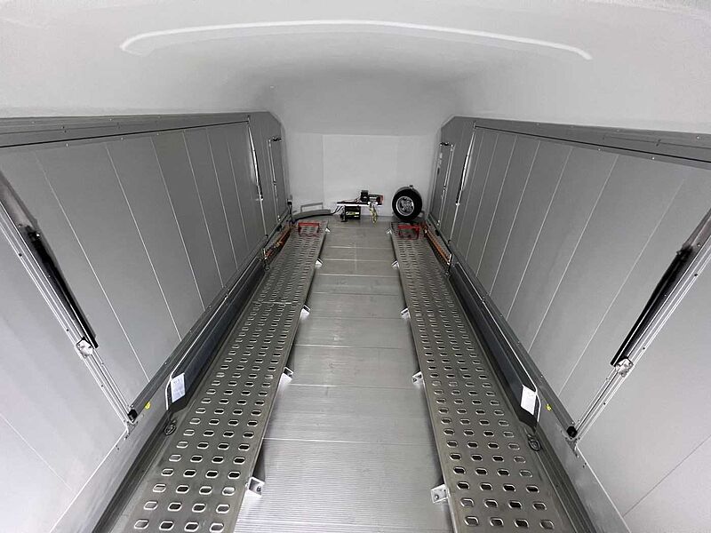 Cheval Liberte Debon C2000 Roadster ALF Autotransporter geschlossen