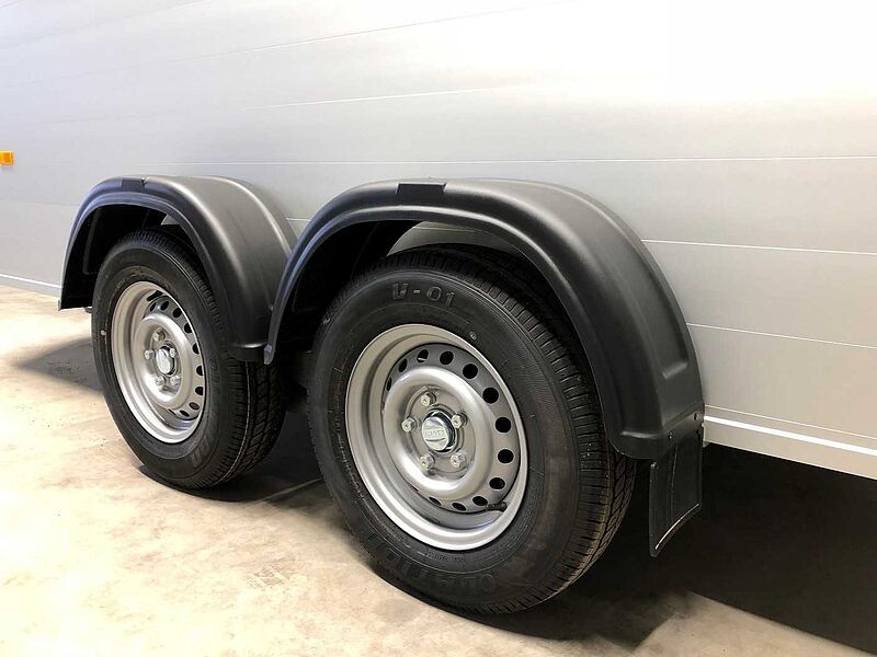 Cheval Liberte Debon C700 Roadster Kofferanhänger