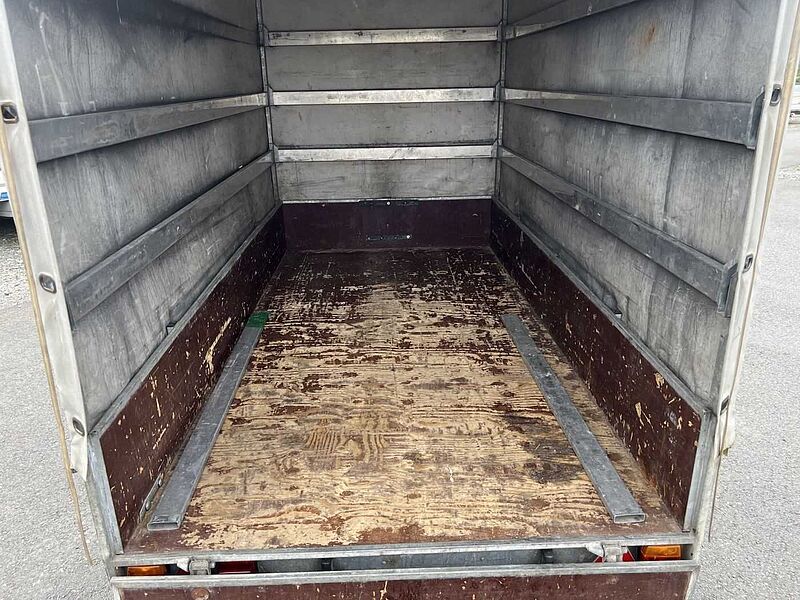 Anssems Kastenanhänger mit Plane Kastenanhänger gebremst