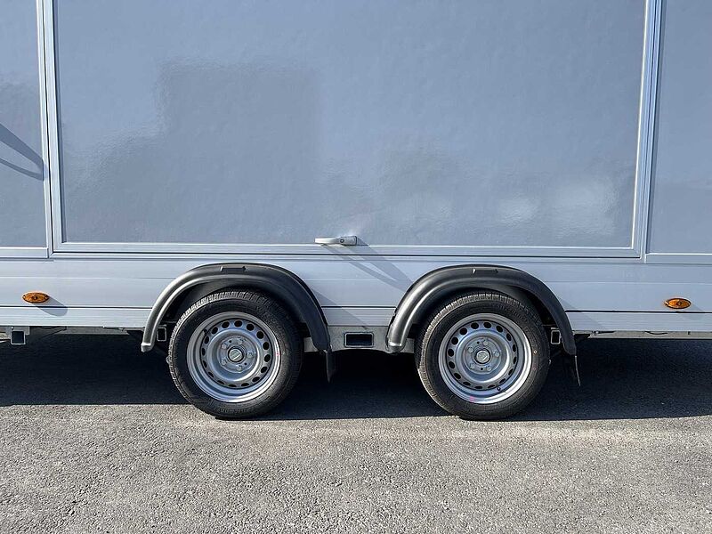 Cheval Liberte Debon C1000 Roadster E-Winde, Stand Autotransporter ge