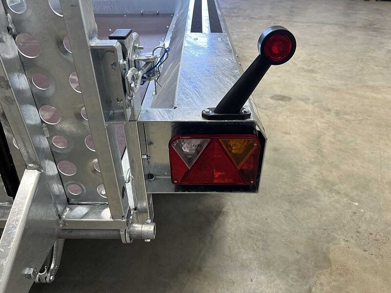 Martz BAU-3 300/2 S 3T Maschinentransporter