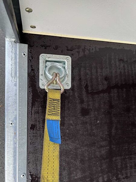 Blyss F1330HD Seitentür Kofferanhänger