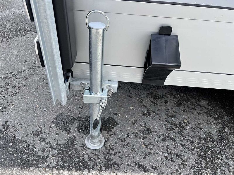 Cheval Liberte Debon C1000 Roadster ALF Autotransporter geschlossen