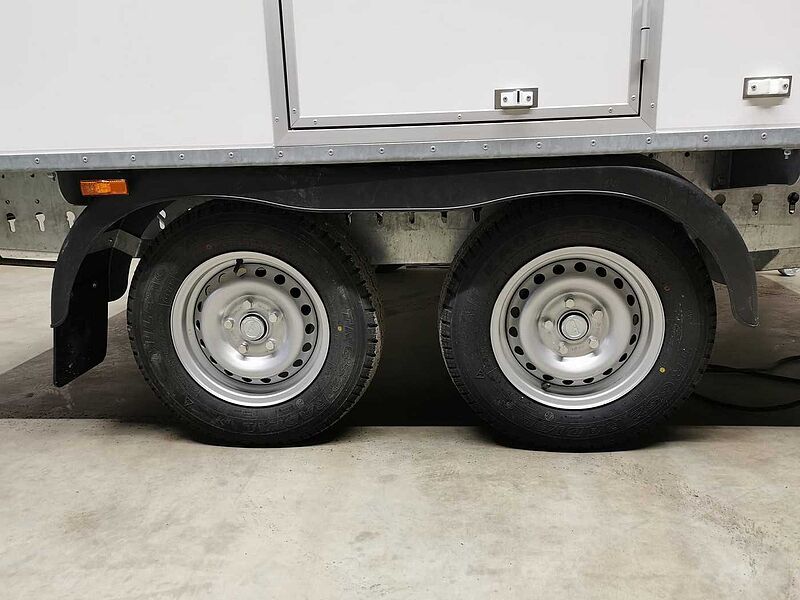 1 + 1 + 1 Doppeltank Toilettenanhänger