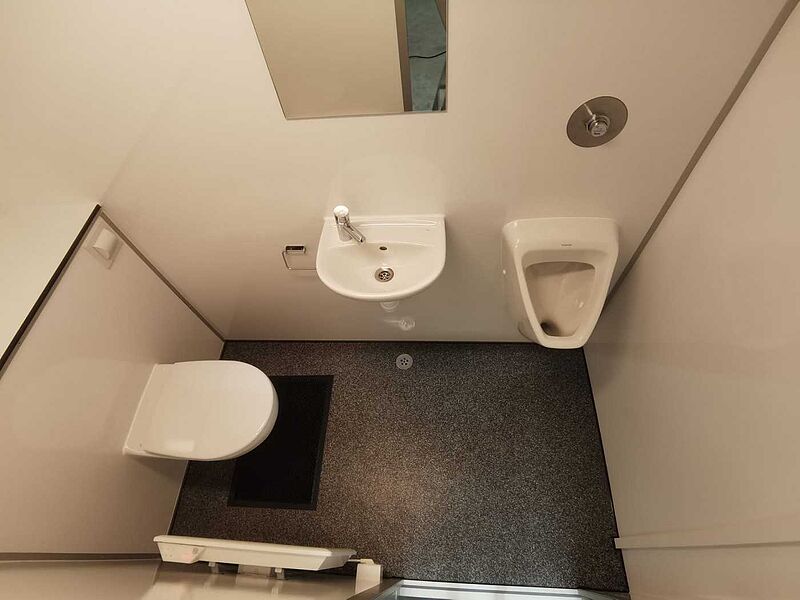 1 + 1 + 1 Doppeltank Toilettenanhänger