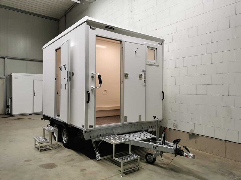 1 + 1 + 1 Doppeltank Toilettenanhänger