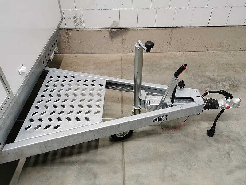 1 + 1 + 1 Doppeltank Toilettenanhänger