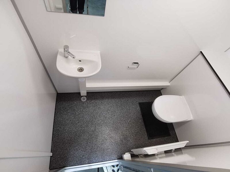 1 + 1 + 1 Doppeltank Toilettenanhänger
