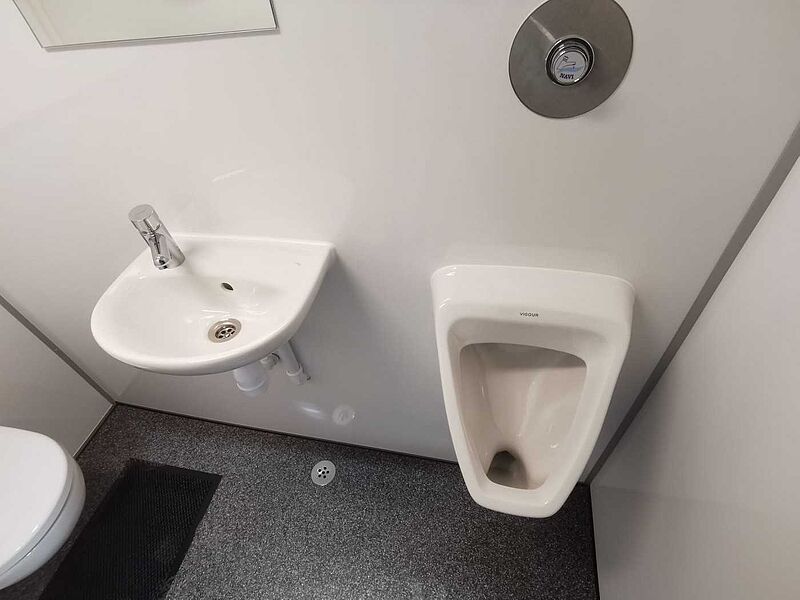 1 + 1 + 1 Doppeltank Toilettenanhänger