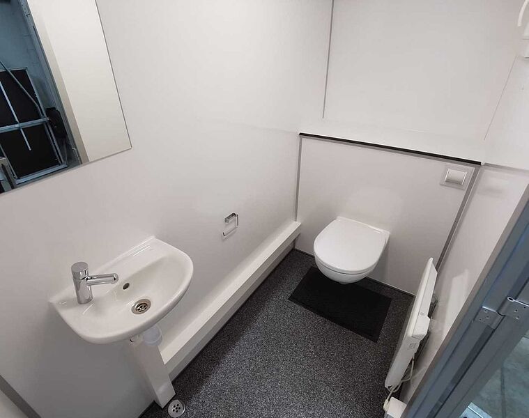 1 + 1 + 1 Doppeltank Toilettenanhänger
