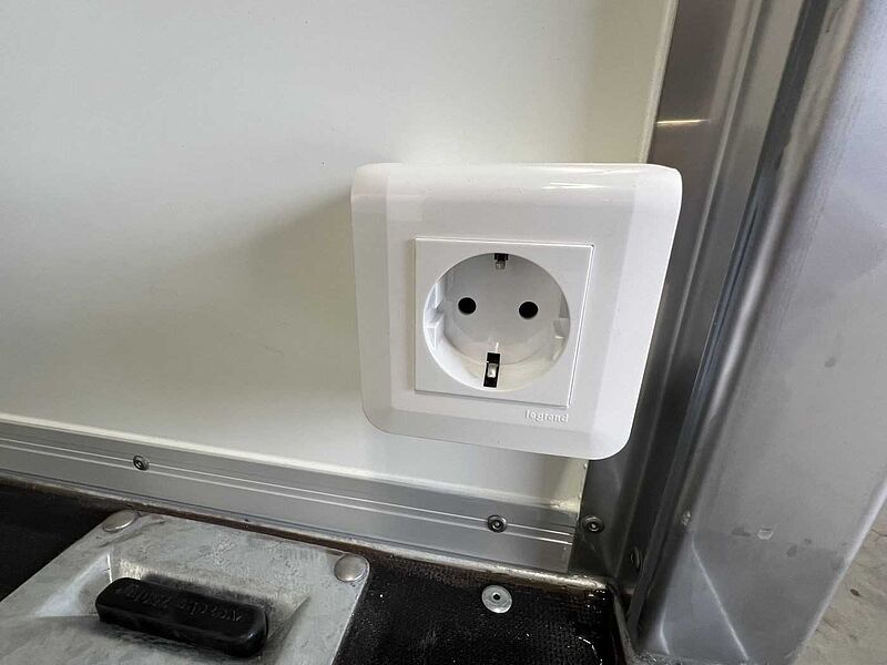 HK E 35.4 Seitenklappe Promotionanhänger