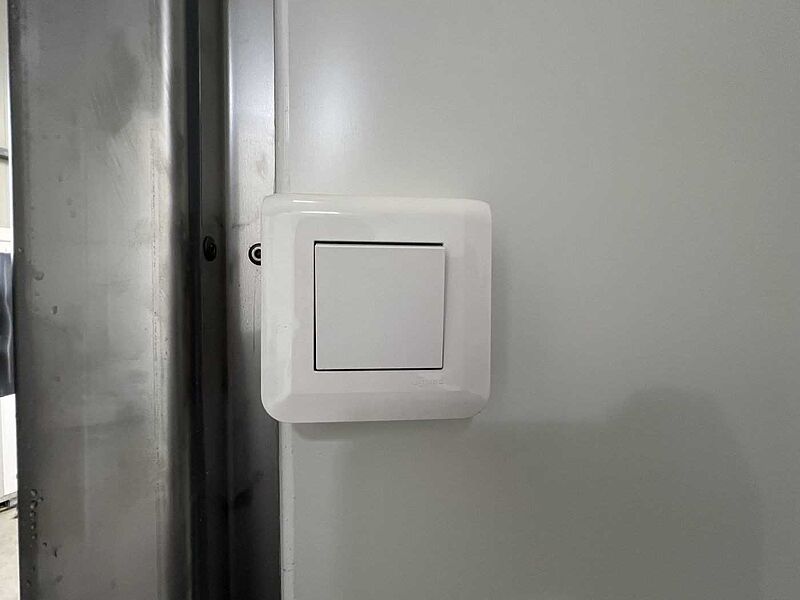 HK E 35.4 Seitenklappe Promotionanhänger