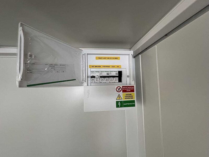 HK E 35.4 Seitenklappe Promotionanhänger