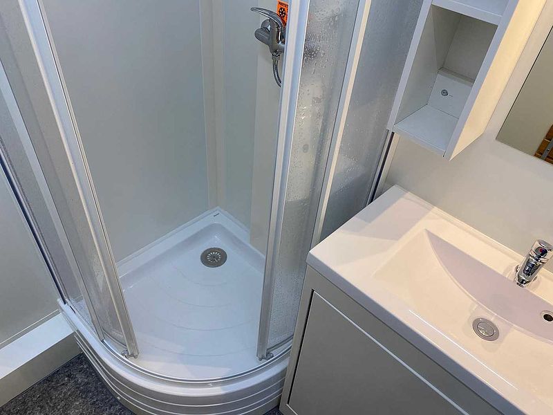 Rosemeier VE Duschwagen mit 4 Duschen Toilettenanhänger