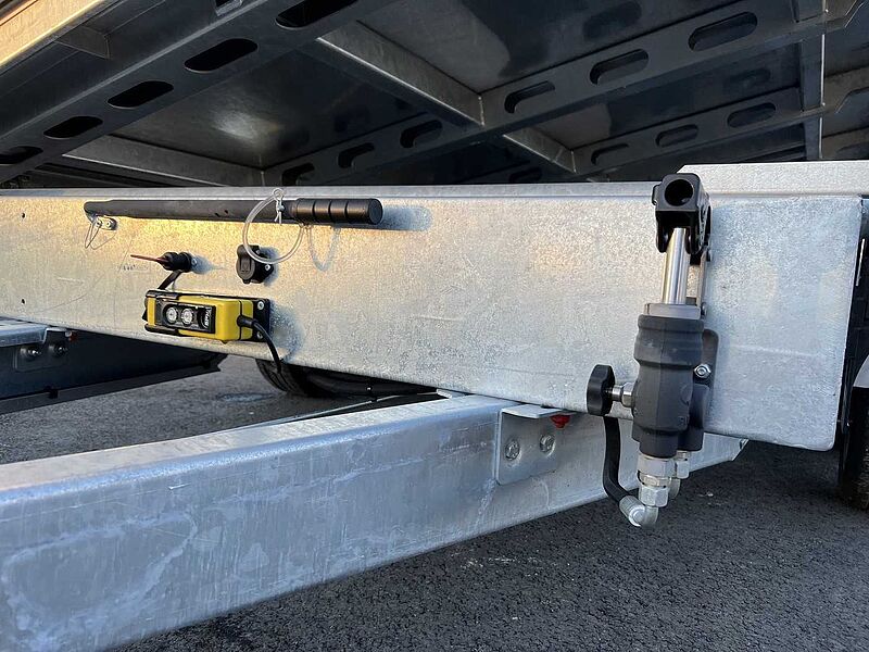 Humbaur HTK 3500.41 Tridem EP BWAufs. Dreiseitenkipper