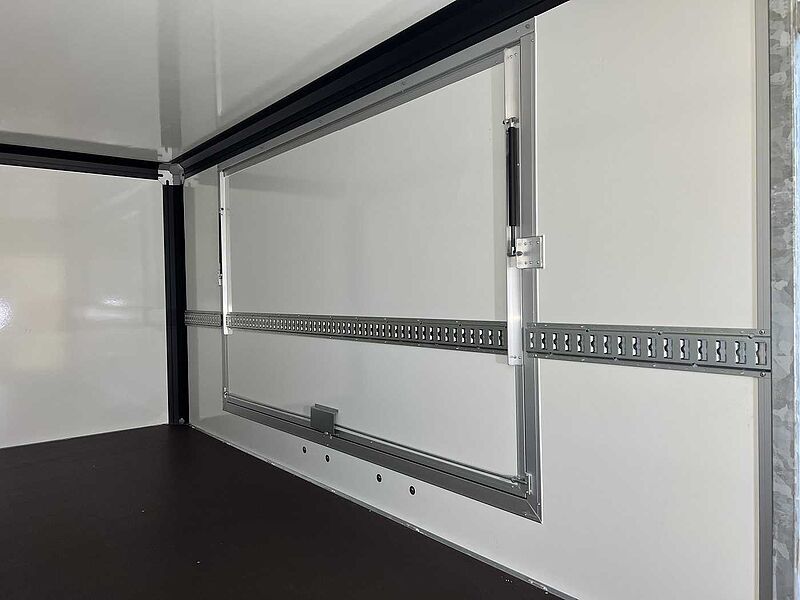 Henra Box Trailer mit Seitenklappe Kofferanhänger