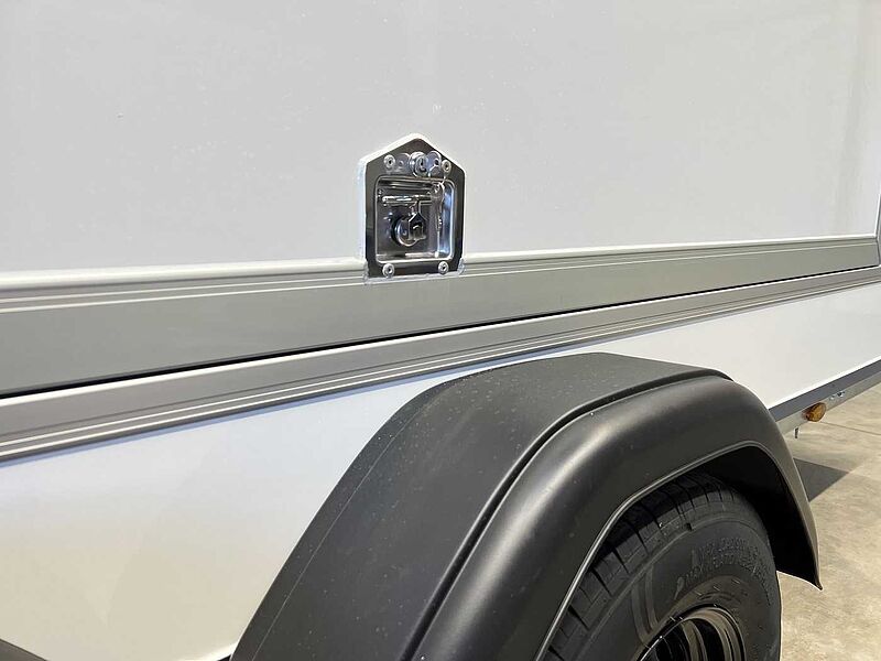 Henra Box Trailer mit Seitenklappe Kofferanhänger