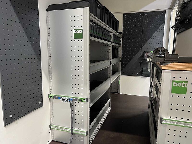 Böckmann KT 3015/27 H F Tür bott-Ausbau Kofferanhänger