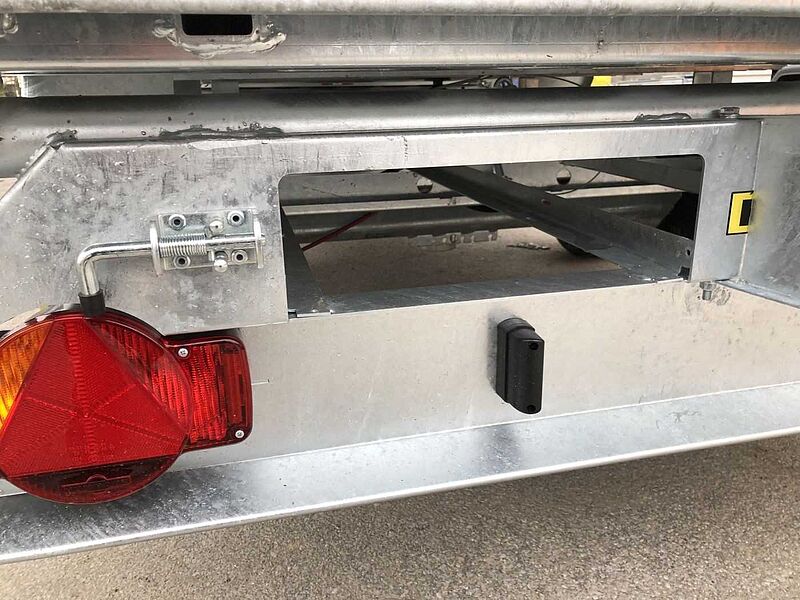 Humbaur HTK 3000.31 Dreiseitenkipper
