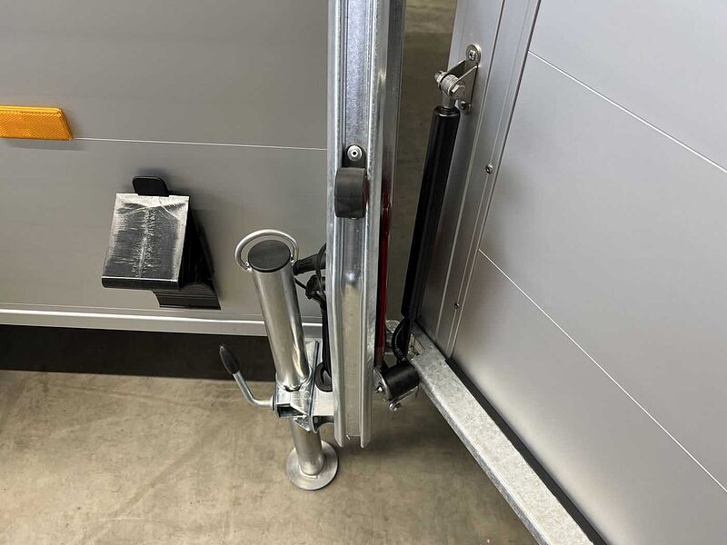 Cheval Liberte Debon C400 Roadster ALF Kofferanhänger