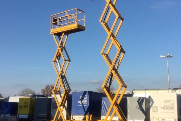Haulotte Scherenbühne Compact 8 Sonderanhänger Mietgerät