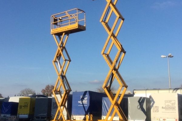 Haulotte Scherenbühne Compact 8 Sonderanhänger Mietgerät