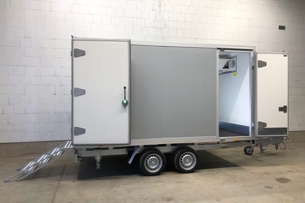 UNSINN UKH 6C 3620 Seitentür+Treppe Kühlanhänger