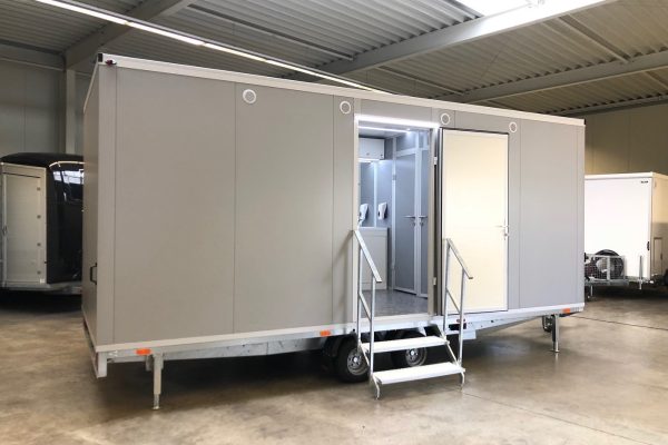 Rosemeier VE Duschwagen mit 4 Duschen Bad- und Duschanhänger