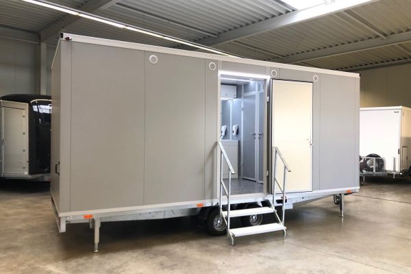 Rosemeier VE Duschwagen mit 4 Duschen Bad- und Duschanhänger