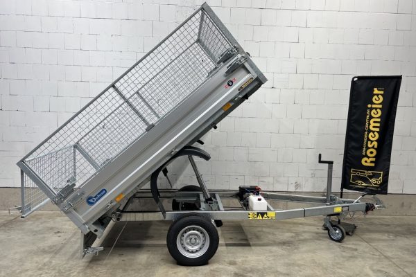 Praktischer Einachs-Kippanhänger mit Gitteraufsatz – ideal für Gartenabfälle, Bauschutt und Ladegut.